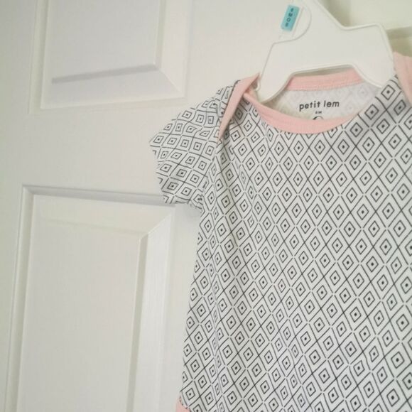 3/$15 Petit Lem short sleeve onesie 6 m - Picture 2 of 5